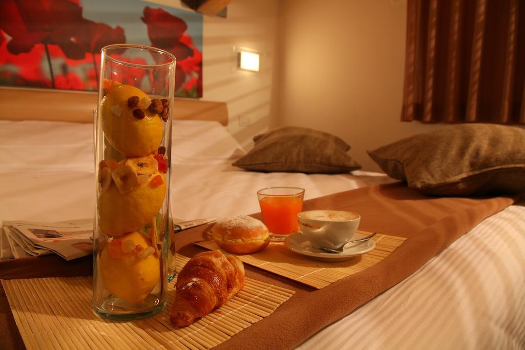 Residence Ilario Suite Hotel Riccione Ngoại thất bức ảnh