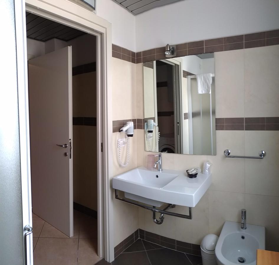 Residence Ilario Suite Hotel Riccione Ngoại thất bức ảnh