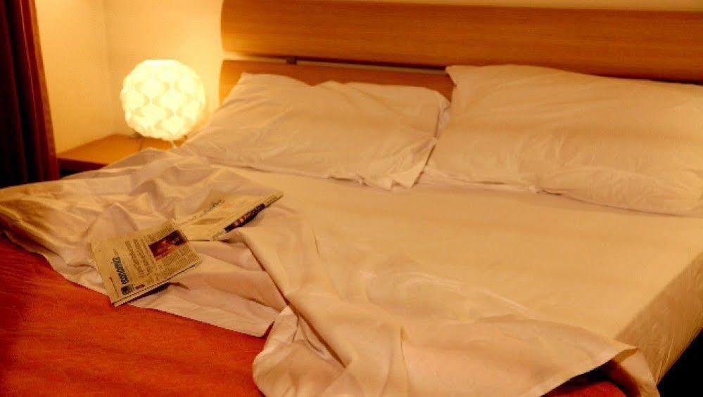 Residence Ilario Suite Hotel Riccione Ngoại thất bức ảnh