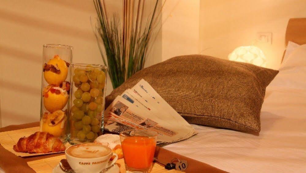 Residence Ilario Suite Hotel Riccione Ngoại thất bức ảnh